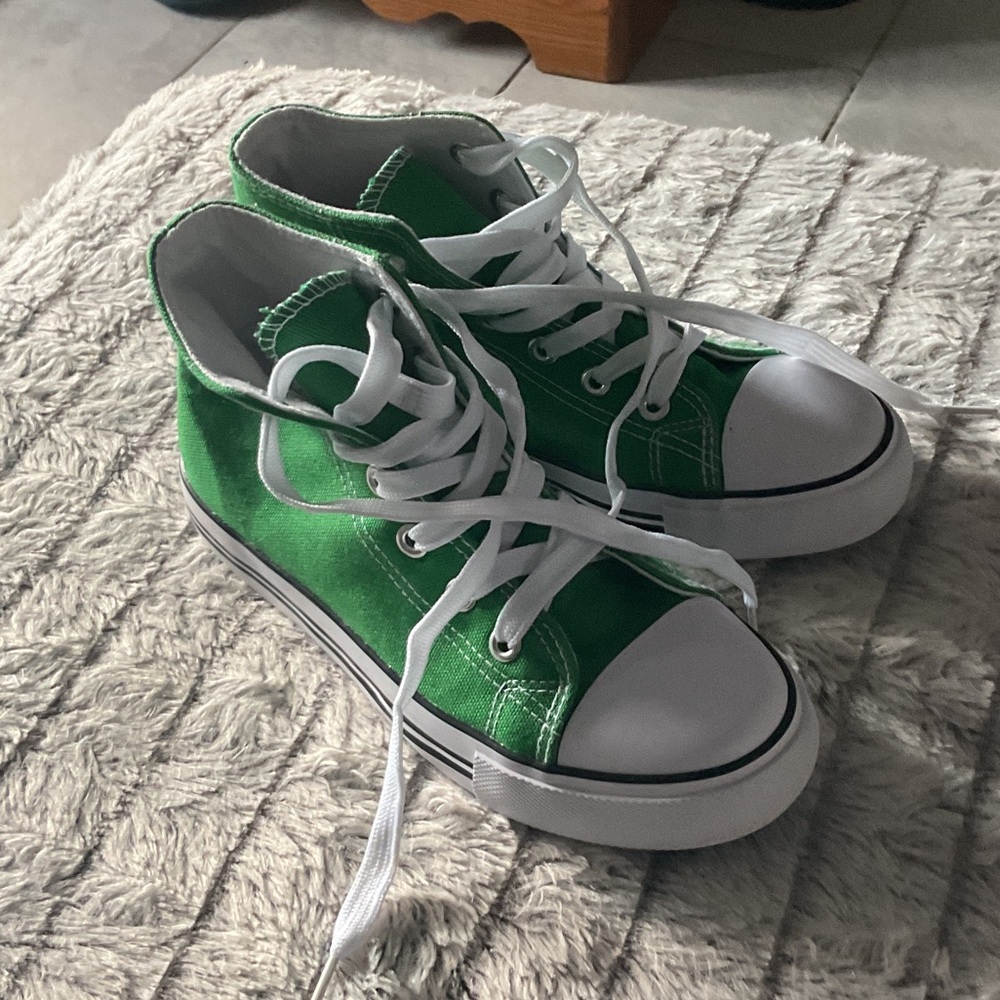 Vibrant Green Kids High-Top Sneakers